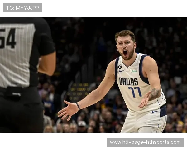 东契奇长传直达罚球区得手，独行侠攻势凶猛